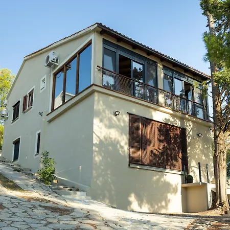 My Dalmatia - Slanica With Private Parking Apartment