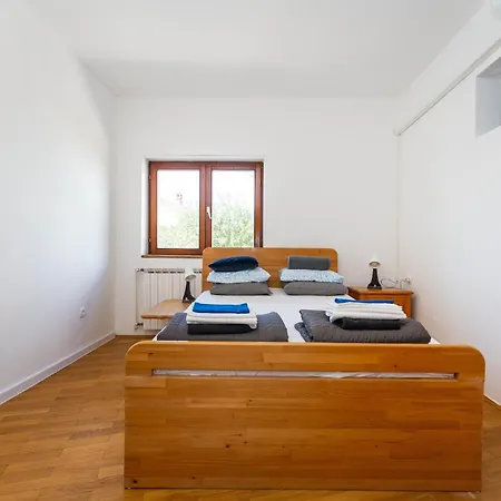 My Dalmatia - Slanica With Private Parking Apartment