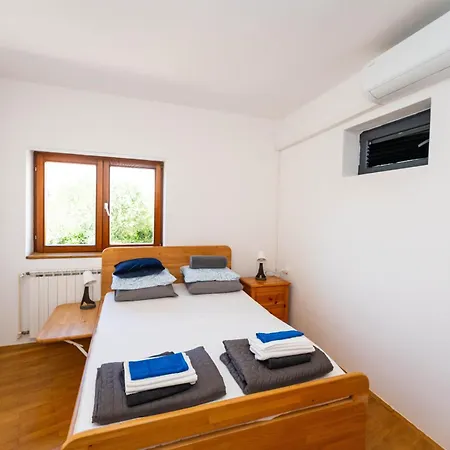 Apartment My Dalmatia - Slanica With Private Parking Murter
