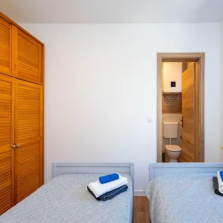 My Dalmatia - Slanica With Private Parking *